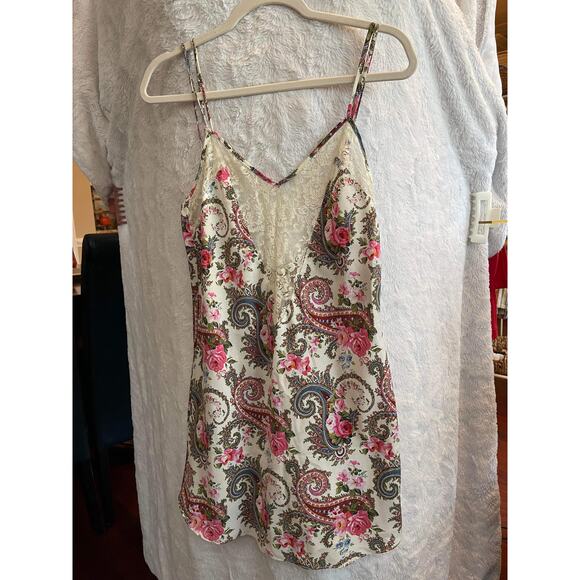 Vintage Victoria’s Secret Gold Label Paisley Lace Babydoll Slip gown Size S - Picture 1 of 7